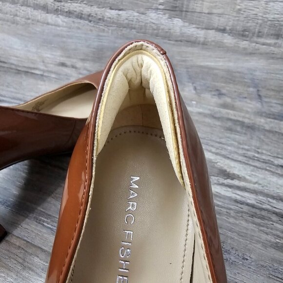 Marc Fisher Women's Caitlin Block Heels Brown Patent Pointed Toe Pump - Picture 8 of 11